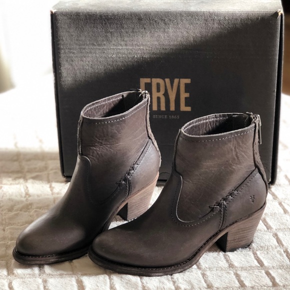 Frye Shoes - Frye Leslie Artisan Short Boots